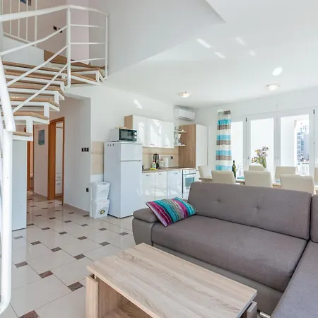 Lovorka Appartement *