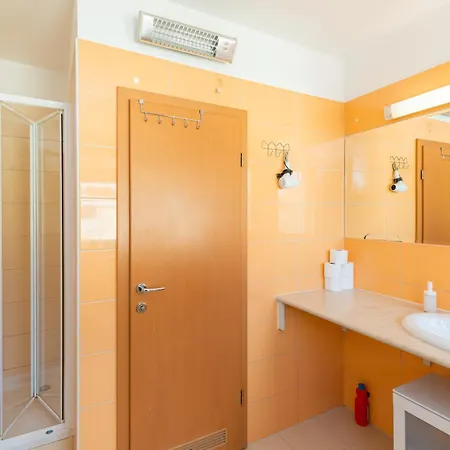 Lovorka Appartement Baška