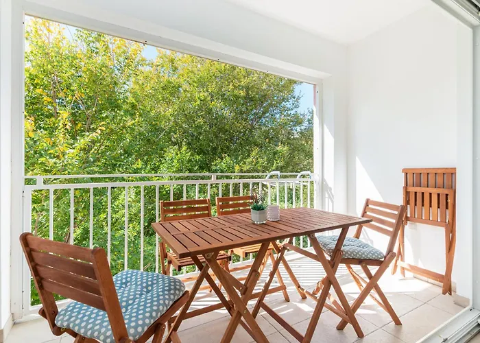 Lovorka * Baska (Krk)